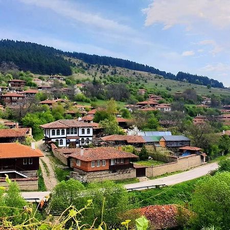 Стаи За Гости Тодорови Jeravna Exterior foto