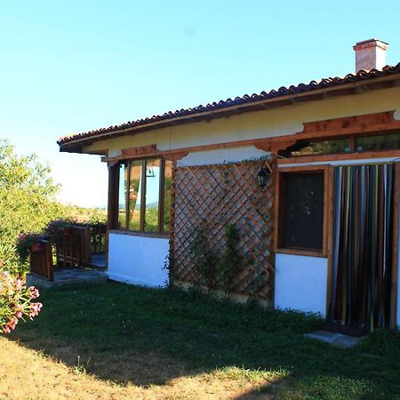 Стаи За Гости Тодорови Jeravna Exterior foto
